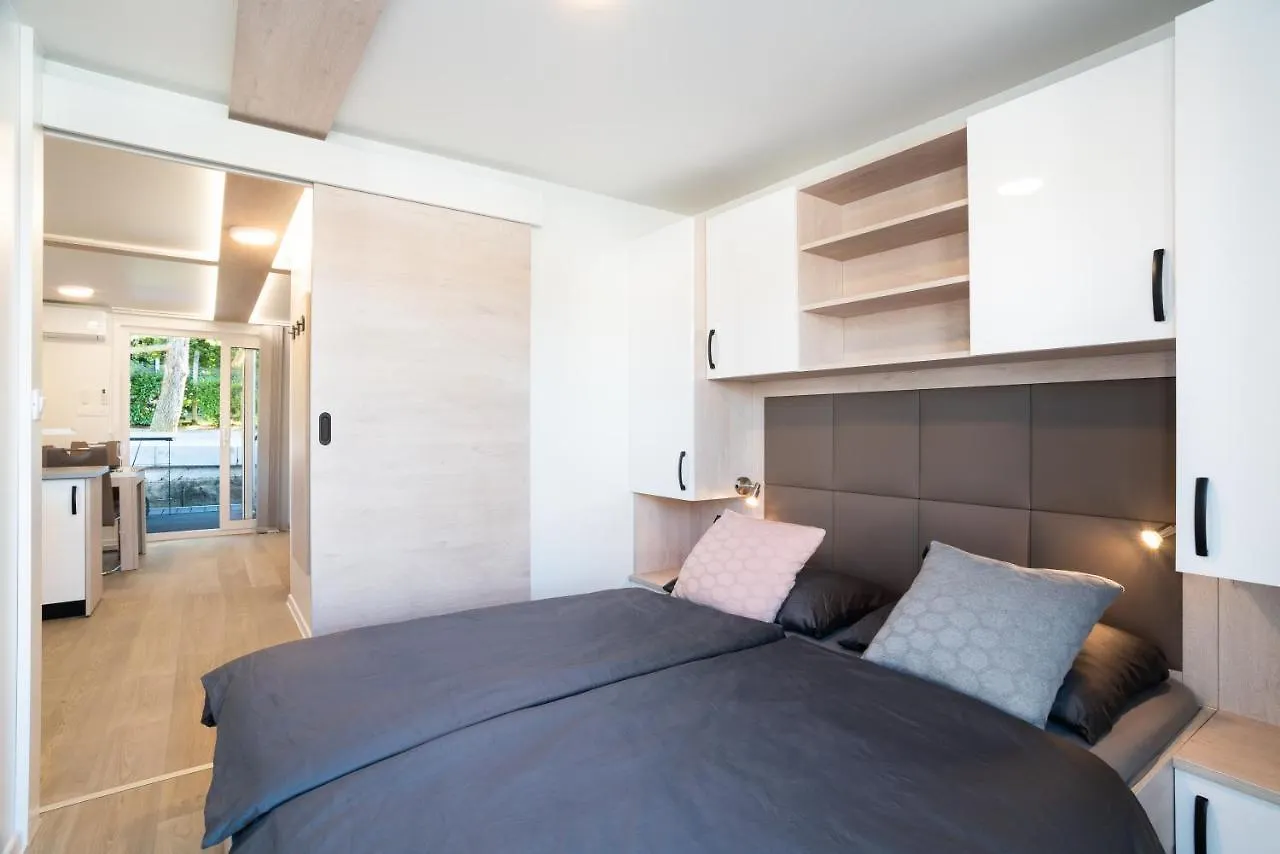 Båthotell The Sea Lodges Novigrad - Bootshaus Floating Sea House