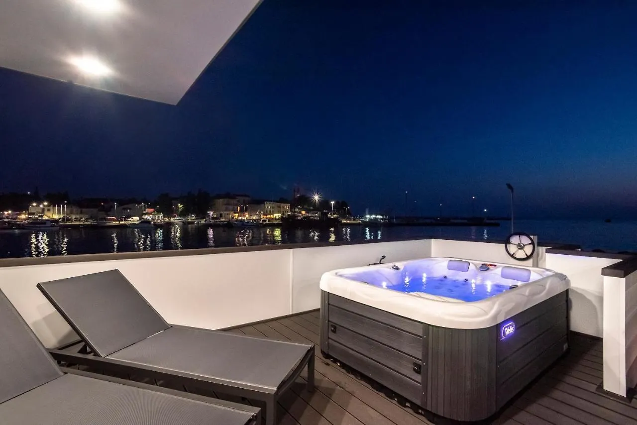 The Sea Lodges Novigrad - Bootshaus Floating Sea House 0*, Novigrad Istria Kroatien