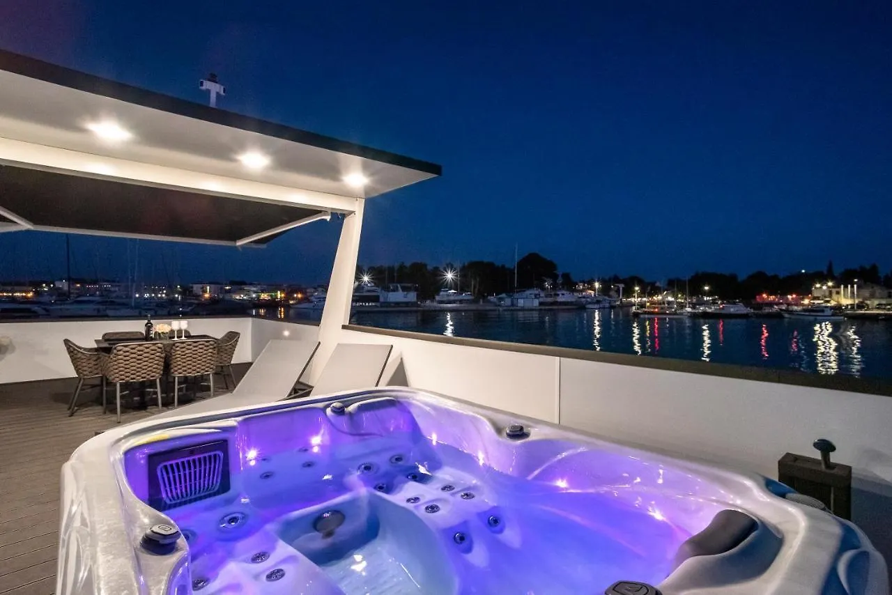 The Sea Lodges Novigrad - Bootshaus Floating Sea House 0*, Novigrad Istria Kroatien