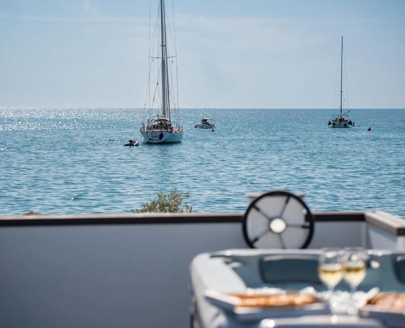 Båthotell The Sea Lodges Novigrad - Bootshaus Floating Sea House