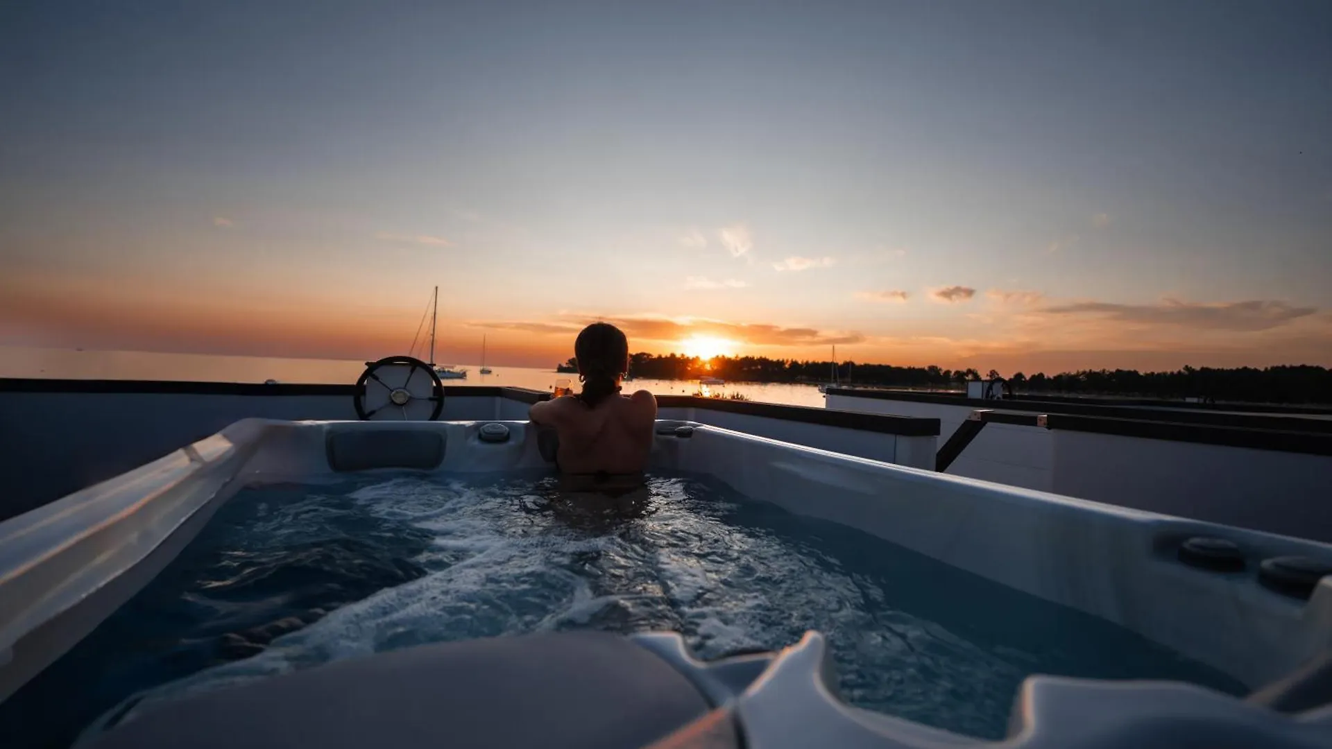 The Sea Lodges Novigrad - Bootshaus Floating Sea House 0*, Novigrad Istria